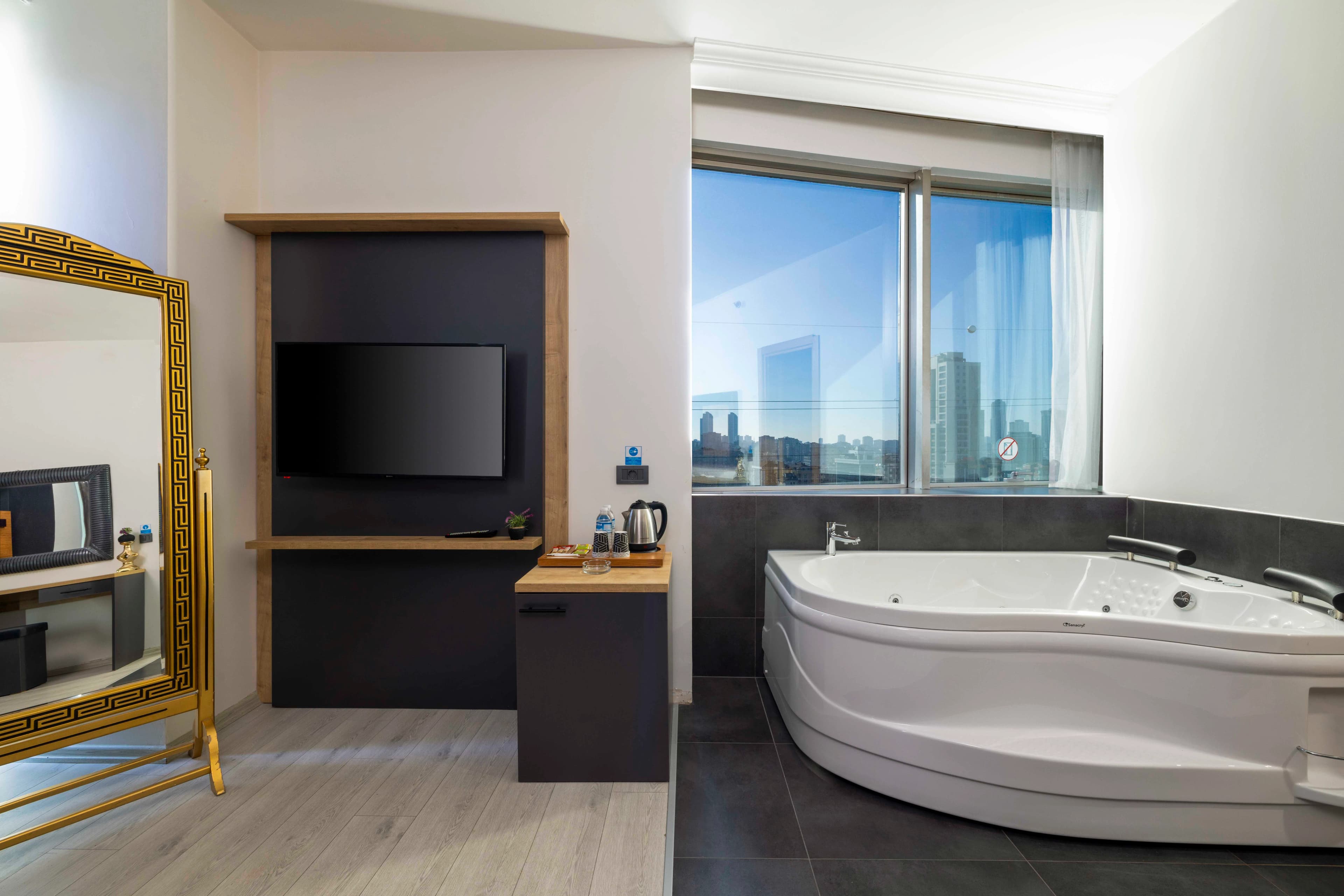 Jakuzili Deluxe Room Konaklama - My Plus Royal Ataşehir Otel